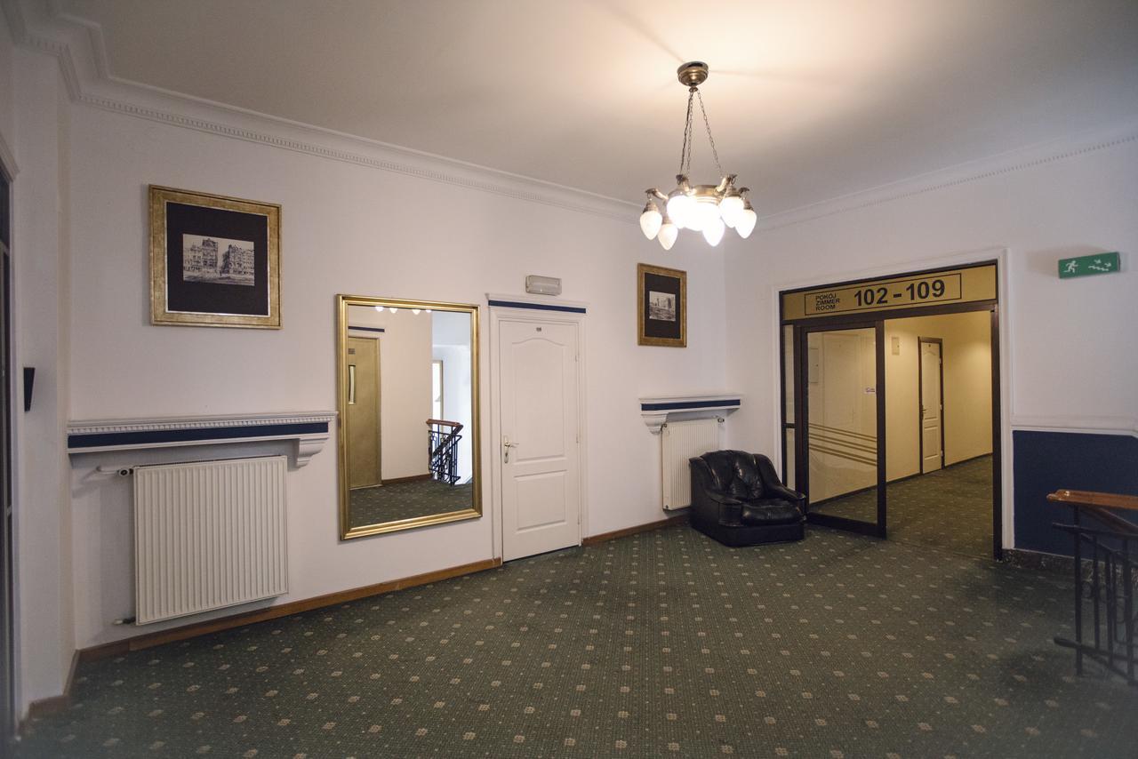 Bristol Economy Bed & Breakfast Bytom Exterior photo